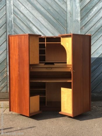 Bureau Magic Box par MUMMENTHALER & MEIER des années 50